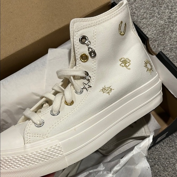 Converse Shoes - Platform high top converse